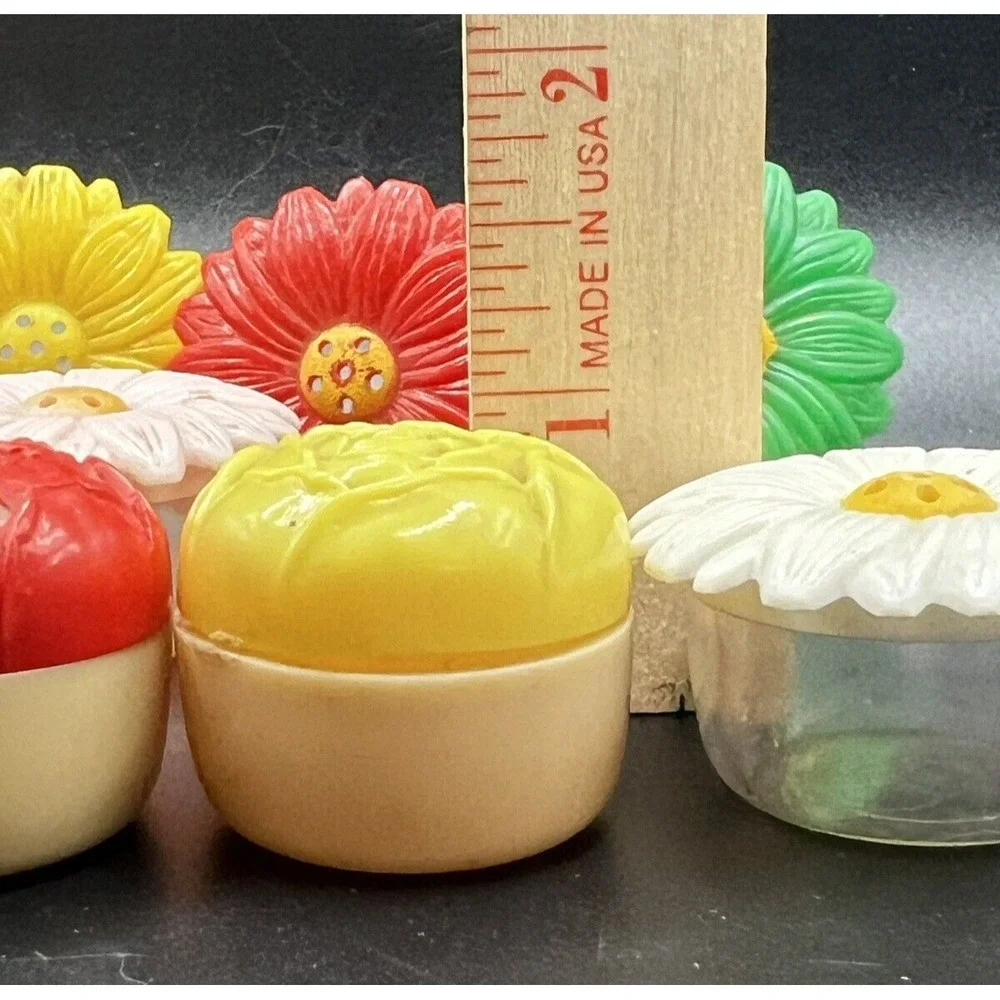 VTG Floral Daisy & Roses Salt‎ and Pepper Shakers Plastic ~ Set Of 15 ~ Colorful